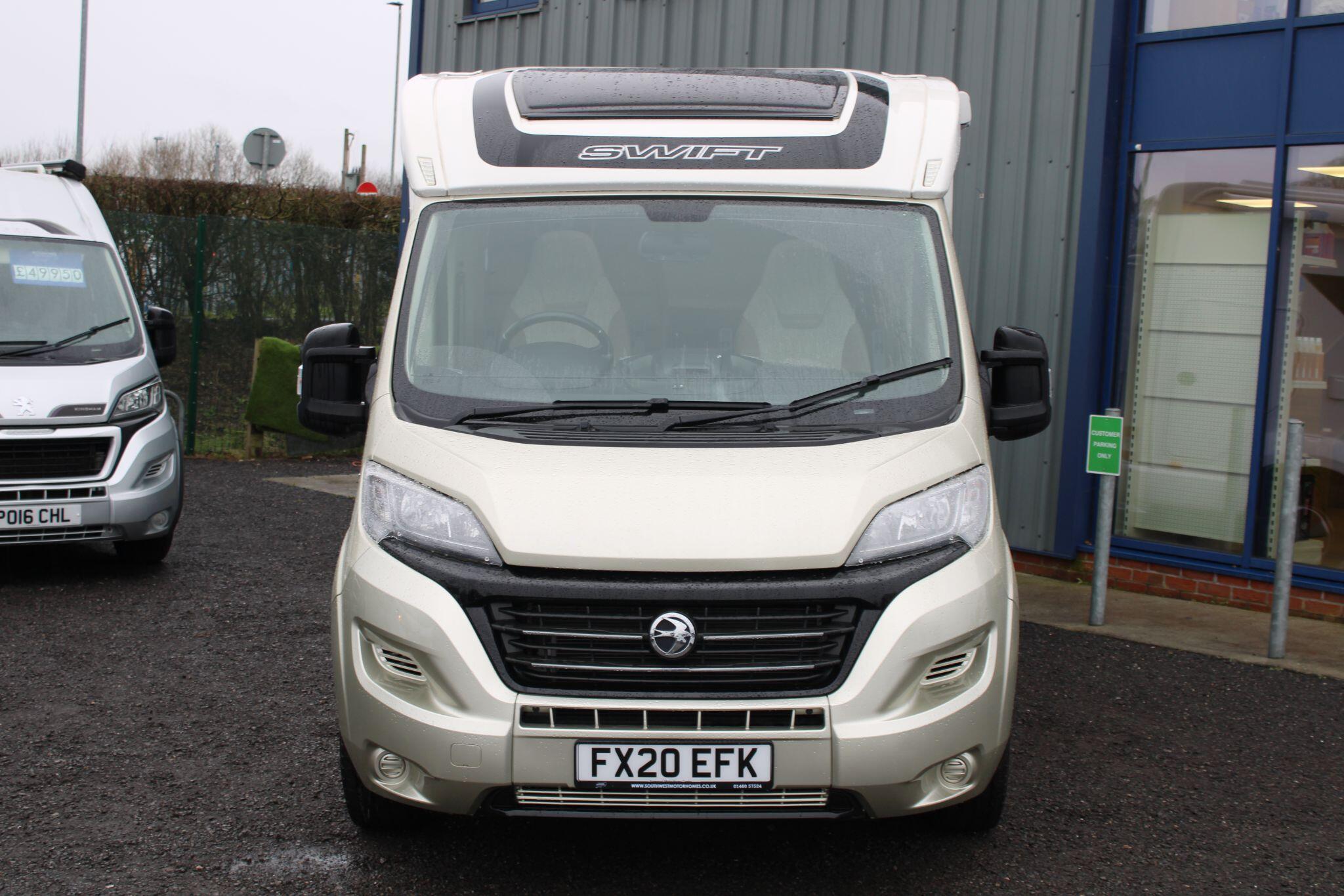 Swift Escape Compact C205